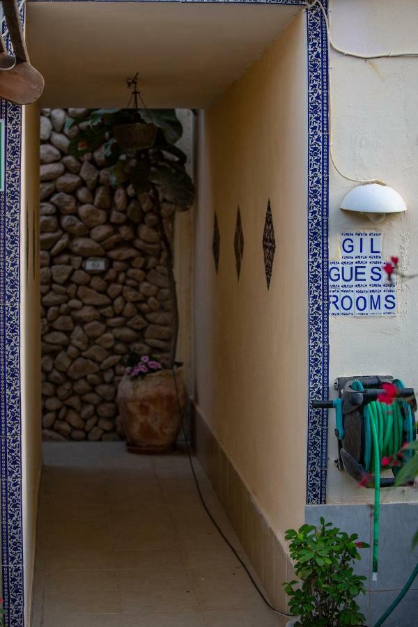 Gil'S Guest Rooms Neve Zohar Exterior photo